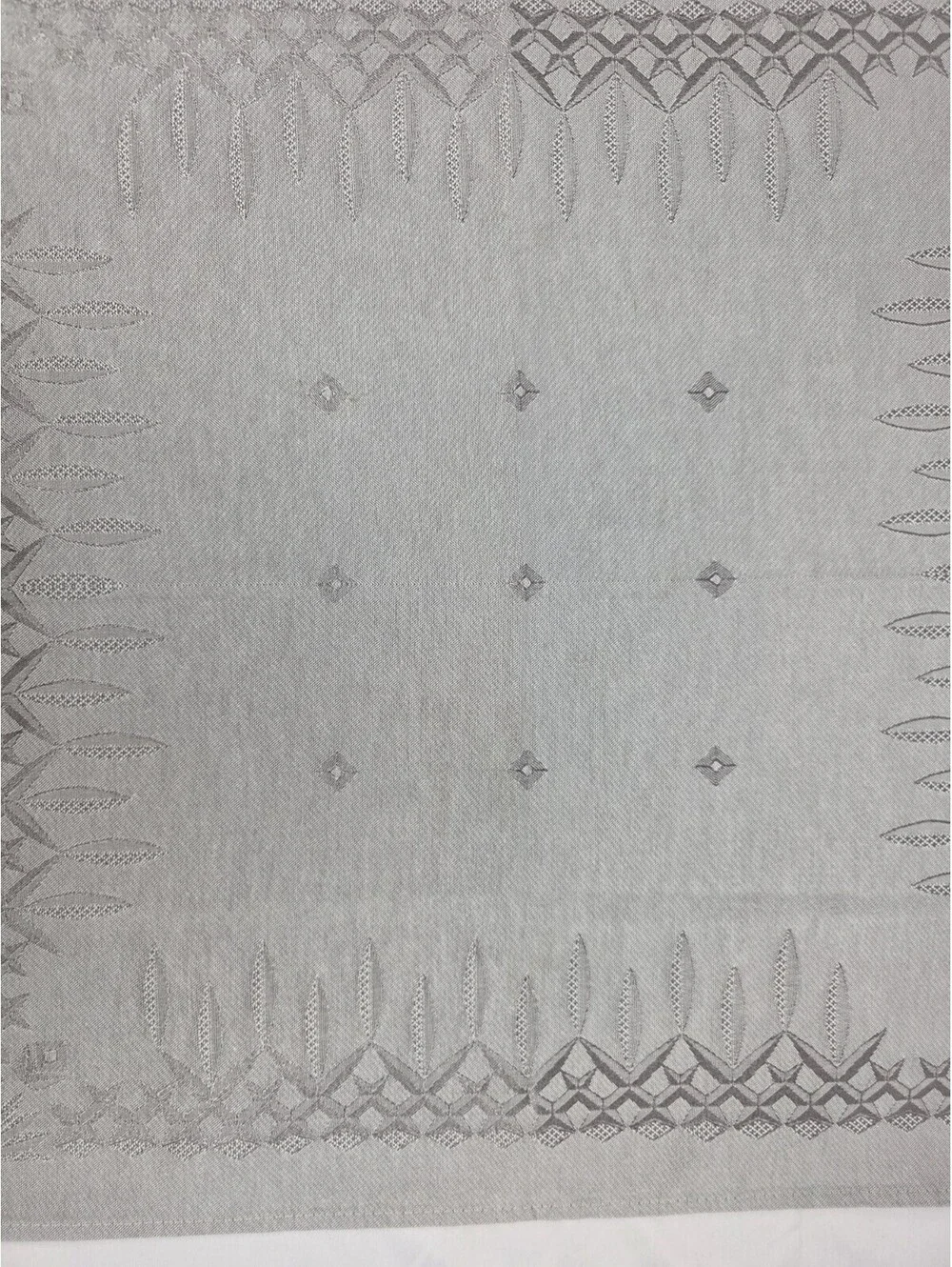 Waterford Linens Luxury Silver Gray Platinum Jacquard Damask Gray Set Of 4...